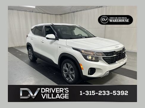 Used 2024 Kia Seltos LX AWD/4WD image 1