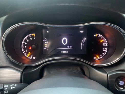 Used 2021 Jeep Grand Cherokee Laredo X image 28