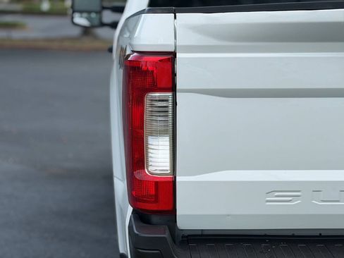Used 2017 Ford F250 XL w/ Power Equipment Group AWD/4WD image 11