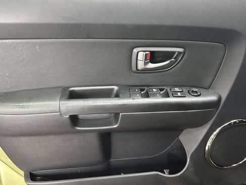 Used 2011 Kia Soul + FWD image 4