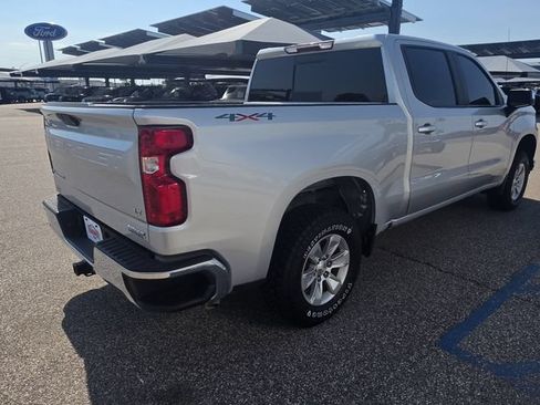 Used 2021 Chevrolet Silverado 1500 LT w/ Convenience Package II AWD/4WD image 6