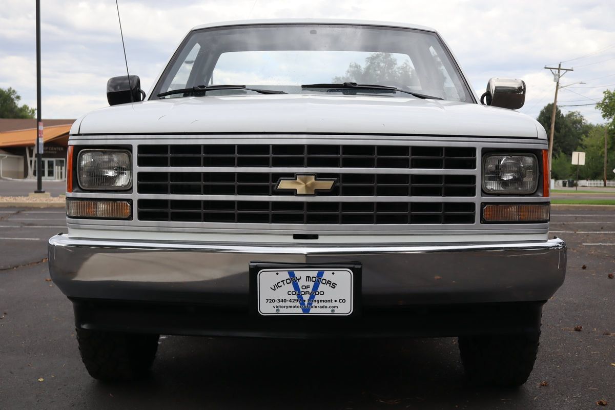 Used 1988 Chevrolet Silverado 2500 4x4 Regular Cab image 13