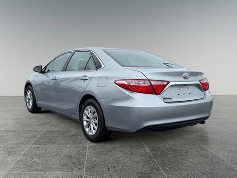 Used 2016 Toyota Camry LE FWD image 3