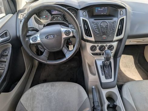 Used 2014 Ford Focus SE FWD image 6