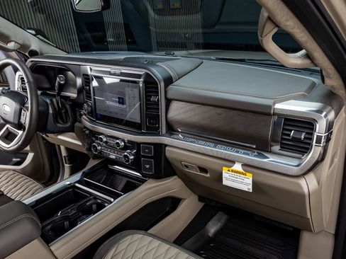 Used 2026 Ford F450 Platinum w/ Platinum Plus Package AWD/4WD image 18