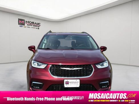 Used 2022 Chrysler Pacifica Touring-L AWD/4WD image 8