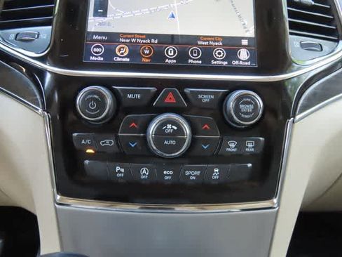 Used 2020 Jeep Grand Cherokee Limited AWD/4WD image 21