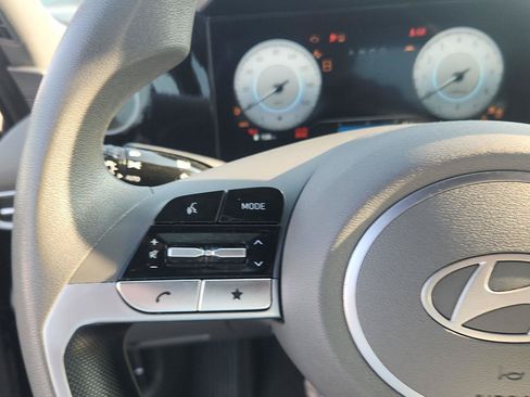 Used 2024 Hyundai Elantra SEL FWD image 12