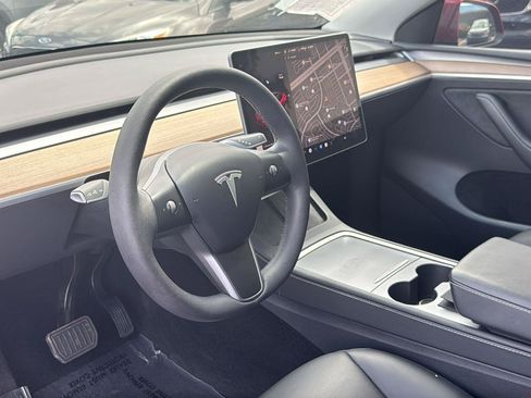 Used 2024 Tesla Model Y Long Range AWD/4WD image 16