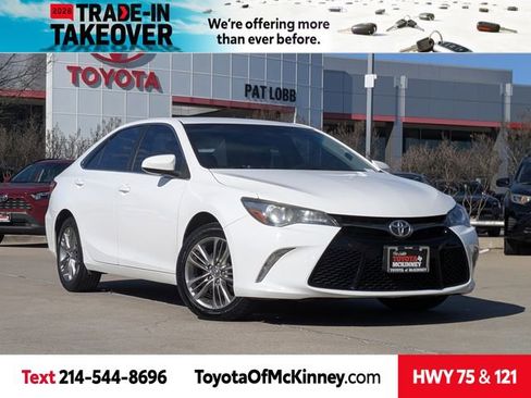 Used 2017 Toyota Camry SE image 1