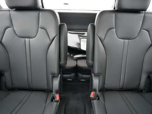 Certified 2023 Kia Sorento SX image 13