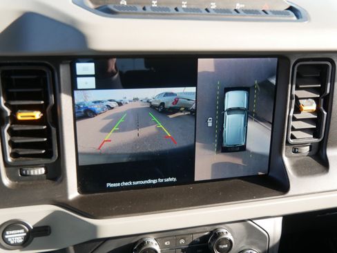 Certified 2022 Ford Bronco Badlands image 46