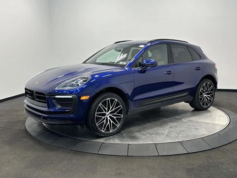 Certified 2026 Porsche Macan AWD/4WD image 1
