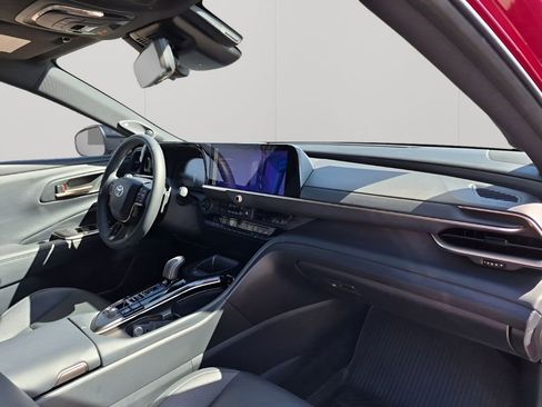 Used 2025 Toyota Crown Signia w/ Advanced Technology Package AWD/4WD image 15