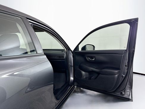 Used 2023 Honda HR-V LX image 29