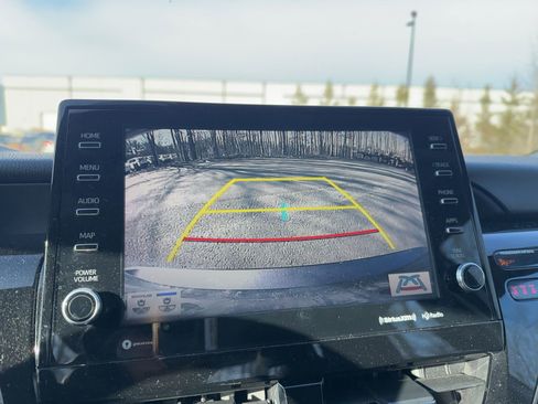 Used 2021 Toyota Camry XLE image 19