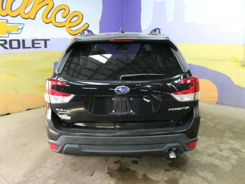 Used 2021 Subaru Forester Premium AWD/4WD image 7