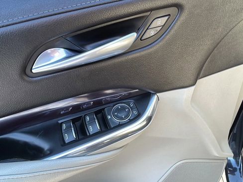 Used 2022 Cadillac XT4 Luxury w/ Cold Weather Package image 18