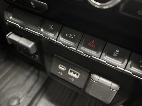 Used 2021 GMC Sierra 1500 Elevation image 19