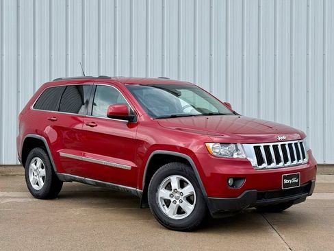 Used 2011 Jeep Grand Cherokee Laredo w/ Security & Convenience Group AWD/4WD image 8