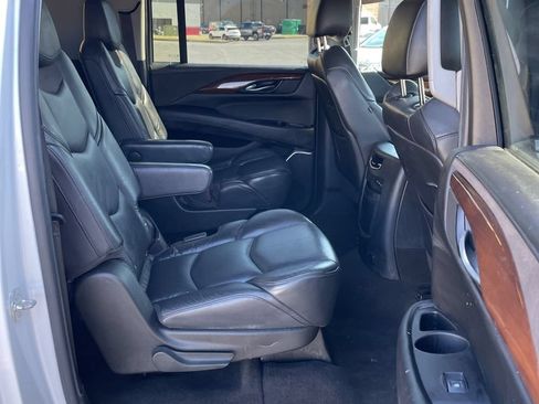 Used 2020 Cadillac Escalade ESV Premium Luxury AWD/4WD image 14