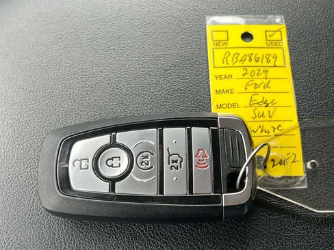Used 2024 Ford Edge SEL w/ Convenience Package image 35