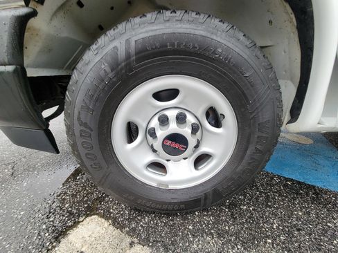 Used 2022 GMC Savana 2500 RWD image 47