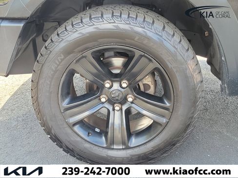 Used 2022 RAM 1500 Classic Warlock w/ Electronics Group AWD/4WD image 8