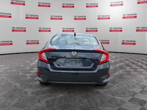 Used 2017 Honda Civic EX image 4
