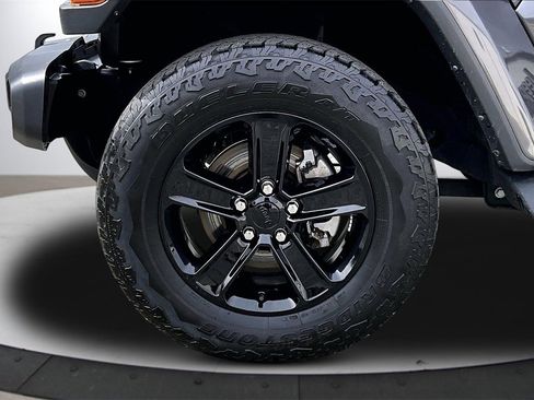 Certified 2022 Jeep Wrangler Unlimited Sahara image 33