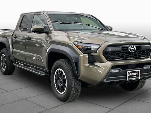 Used 2024 Toyota Tacoma TRD Off-Road w/ TRD Off Road Premium Package AWD/4WD image 3