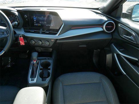 Used 2024 Chevrolet Trax RS w/ Driver Confidence Package image 12