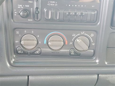 Used 2002 GMC Sierra 1500 2WD Regular Cab image 18