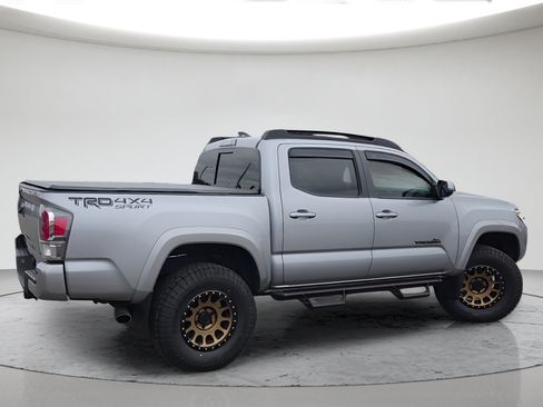 Used 2020 Toyota Tacoma TRD Sport w/ TRD Premium Sport Package AWD/4WD image 6