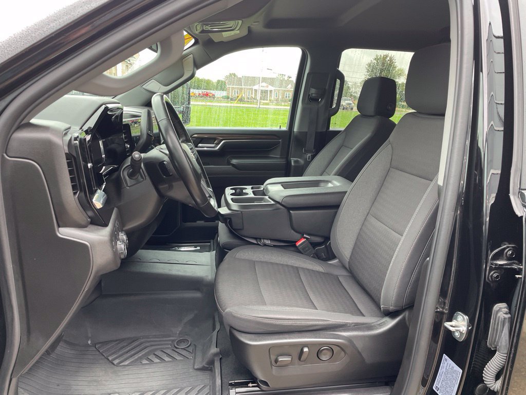 Used 2024 Chevrolet Silverado 2500 LT AWD/4WD image 8