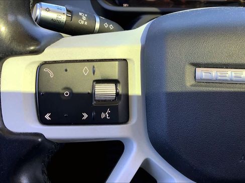 Used 2020 Land Rover Defender 110 SE image 23