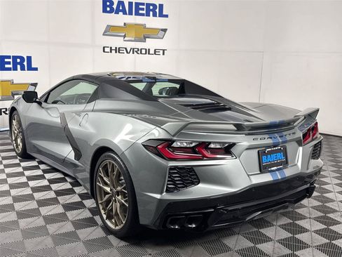 Used 2023 Chevrolet Corvette Stingray Premium Conv w/ Z51 Performance Package RWD image 3