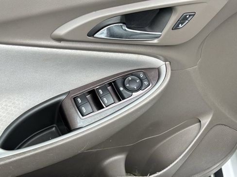 Used 2020 Chevrolet Malibu LS w/ Driver Confidence Package II image 10