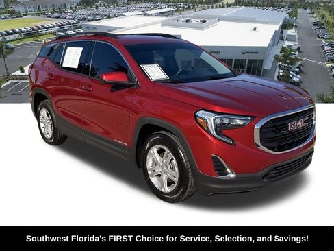 Used 2018 GMC Terrain SLE w/ Driver Convenience Package FWD image 2
