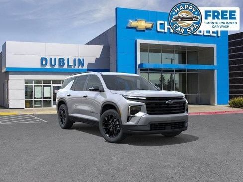 Used 2026 Chevrolet Traverse LT w/ Midnight/Sport Edition image 1