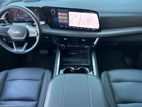 Used 2026 Chevrolet Tahoe LT RWD image 13