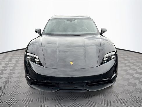 Used 2021 Porsche Taycan image 2