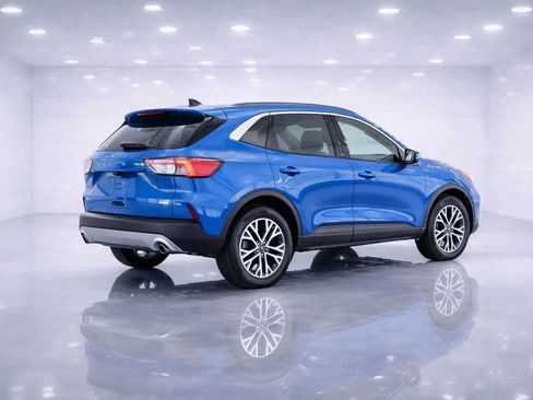 Used 2020 Ford Escape SEL image 5