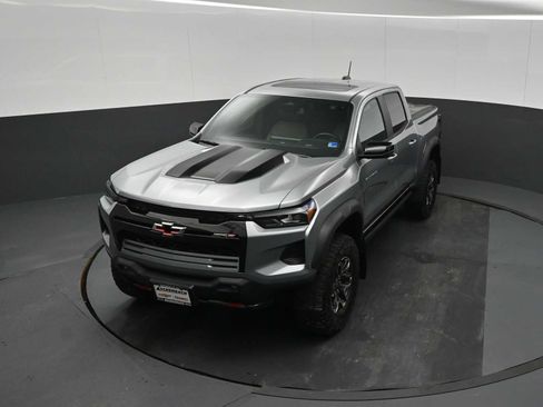 Used 2024 Chevrolet Colorado ZR2 w/ ZR2 Convenience Package III AWD/4WD image 12