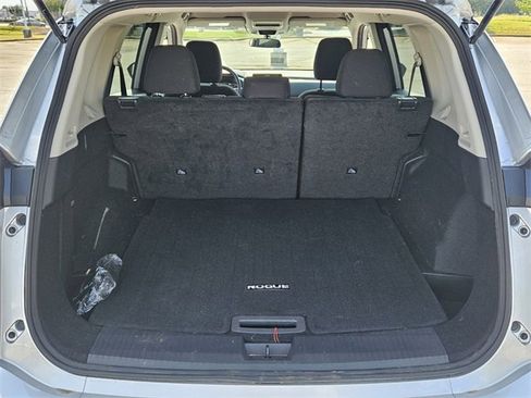 Used 2025 Nissan Rogue S image 11