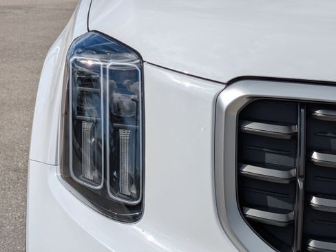 New 2025 Kia Telluride S image 10
