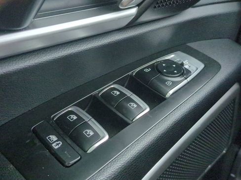 Used 2023 Kia Telluride S FWD image 33