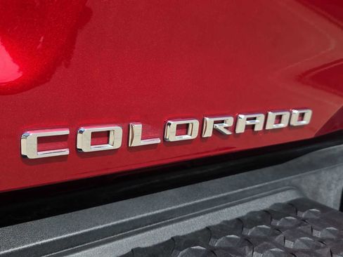 Used 2024 Chevrolet Colorado Trail Boss w/ Technology Package AWD/4WD image 10