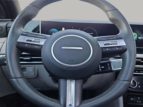 Used 2025 Hyundai Tucson Limited FWD image 16