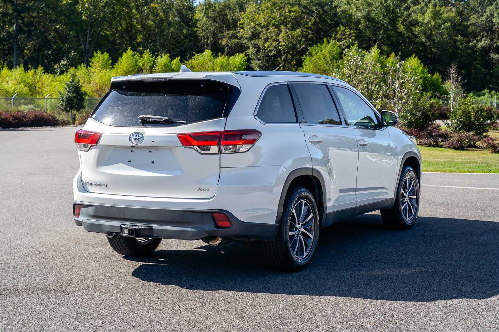 Used 2019 Toyota Highlander XLE FWD image 8